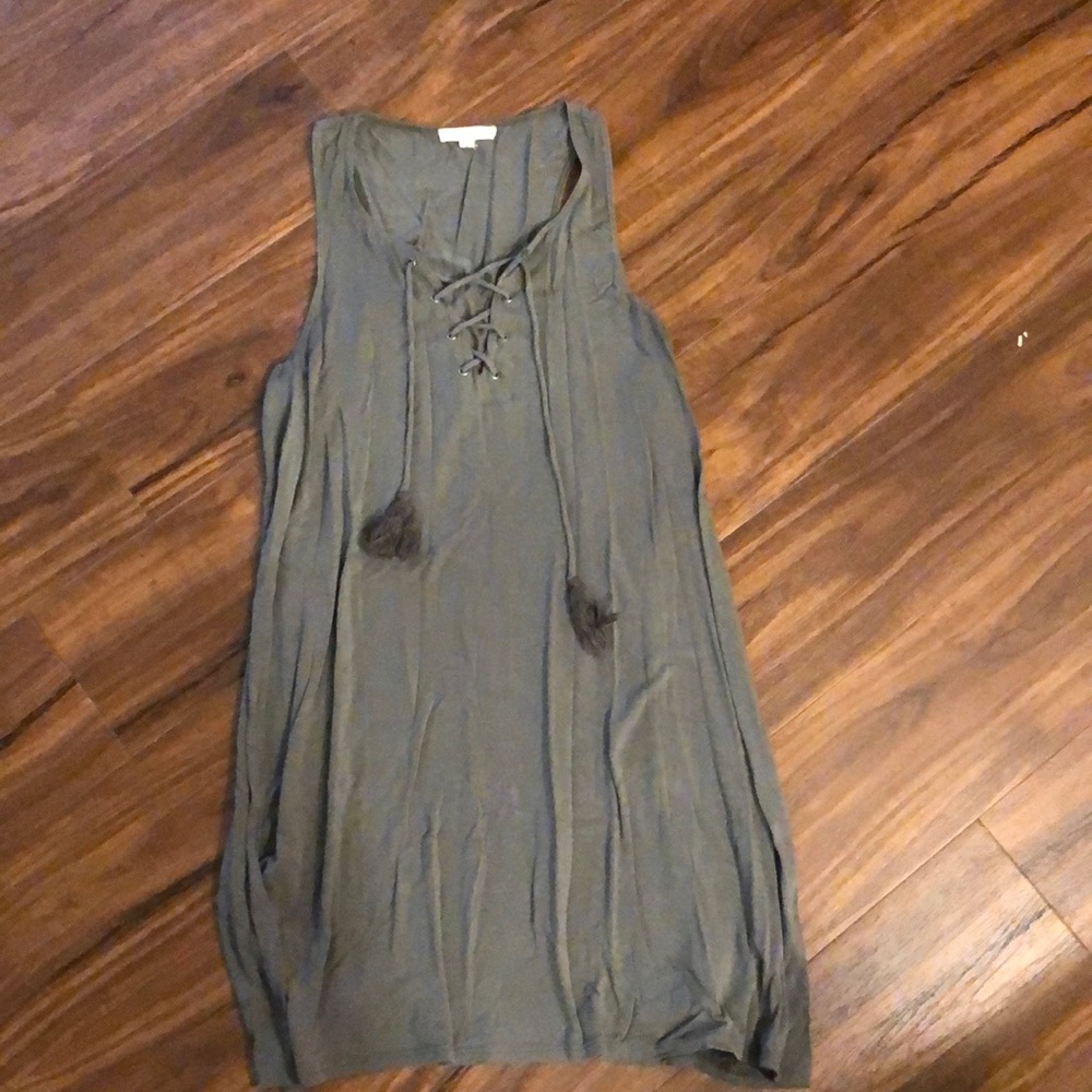 green dress